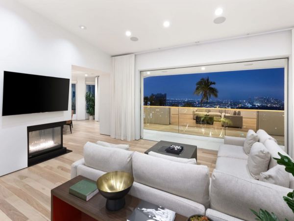 Los Angeles Vacation Pool Home Four Bedroom