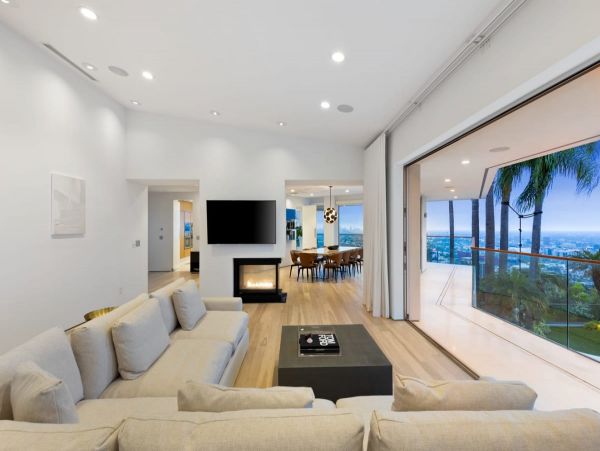 Los Angeles Vacation Pool Home Four Bedroom