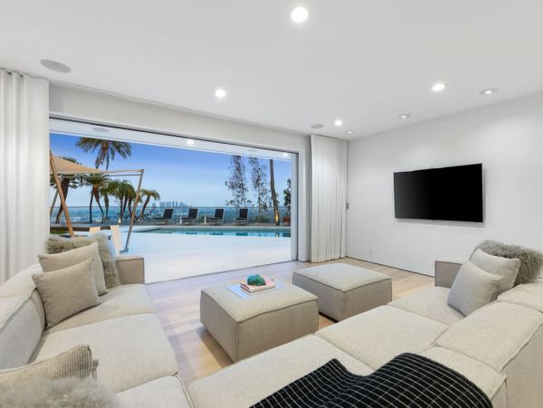 Los Angeles Vacation Pool Home Four Bedroom