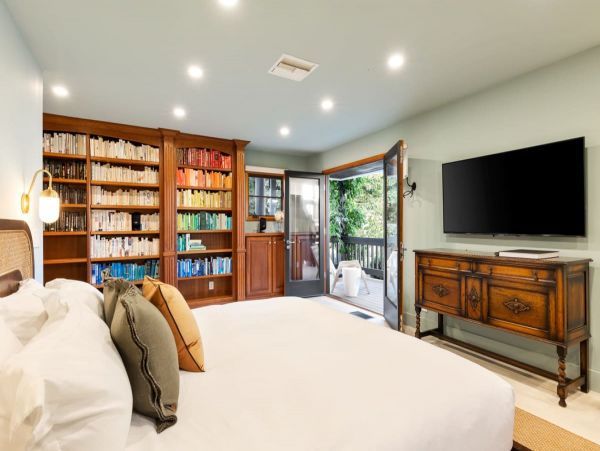Malibu Luxury Home Away From Home