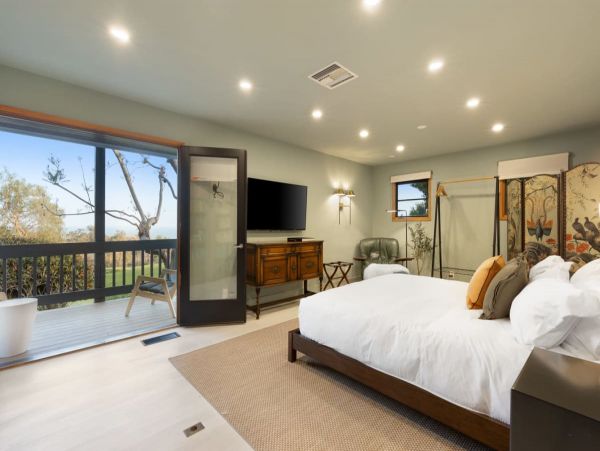 Malibu Luxury Home Away From Home
