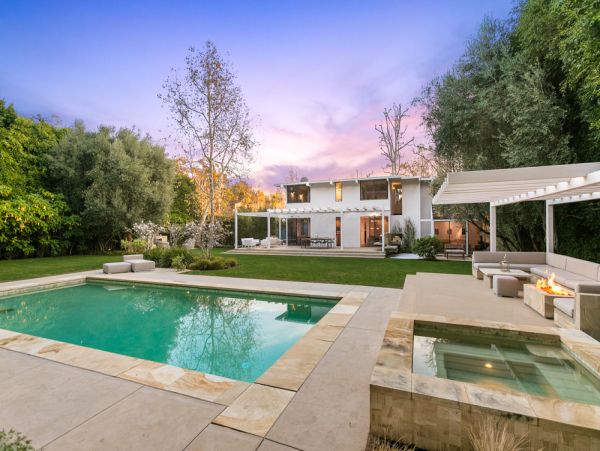 Malibu Vacation Pool Home Four Bedroom