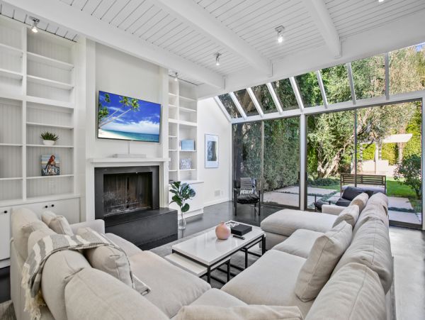 Malibu Vacation Pool Home Four Bedroom