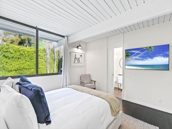 Malibu Vacation Pool Home Four Bedroom