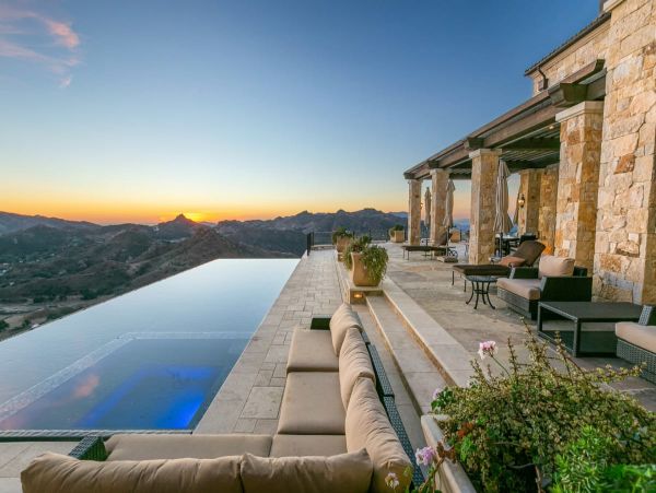 Luxury Malibu Private Vineyard 5 Bedrooms, Pool & Spa