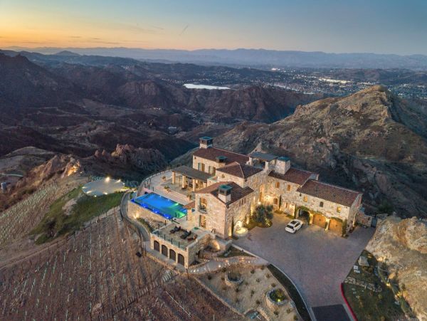 Luxury Malibu Private Vineyard 5 Bedrooms, Pool & Spa