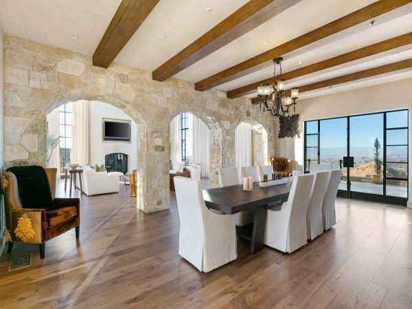 Luxury Malibu Private Vineyard 5 Bedrooms, Pool & Spa
