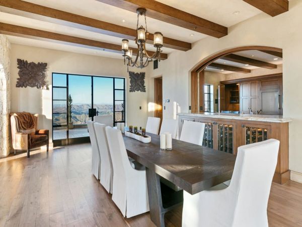Luxury Malibu Private Vineyard 5 Bedrooms, Pool & Spa
