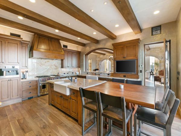 Luxury Malibu Private Vineyard 5 Bedrooms, Pool & Spa