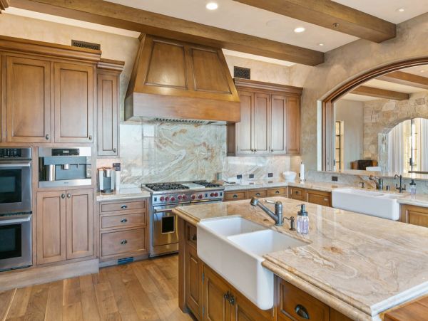 Luxury Malibu Private Vineyard 5 Bedrooms, Pool & Spa