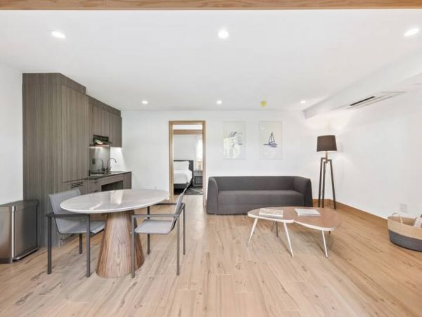On Beach Malibu Vacation Condo One Bedroom