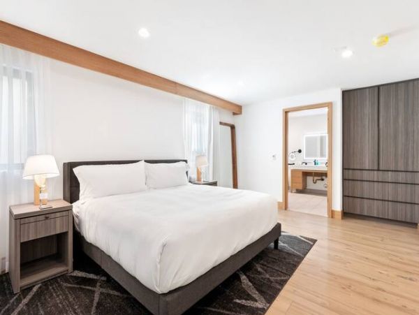 On Beach Malibu Vacation Condo One Bedroom