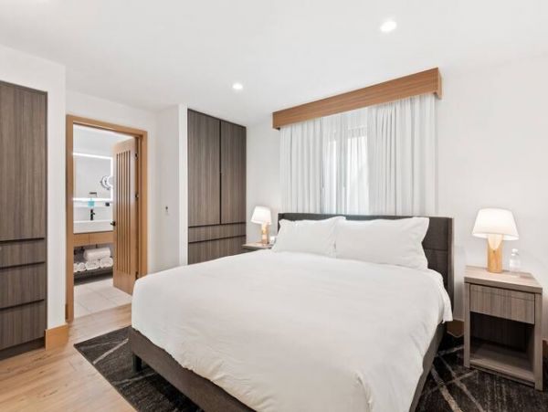 On Beach Malibu Vacation Condo One Bedroom