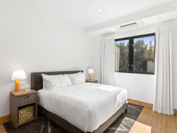 On Beach Malibu Vacation Condo One Bedroom