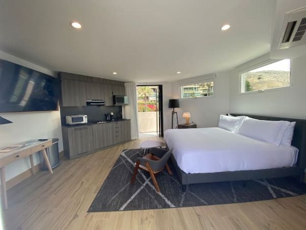 On Beach Malibu Vacation Studio