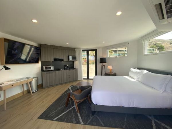 On Beach Malibu Vacation Studio