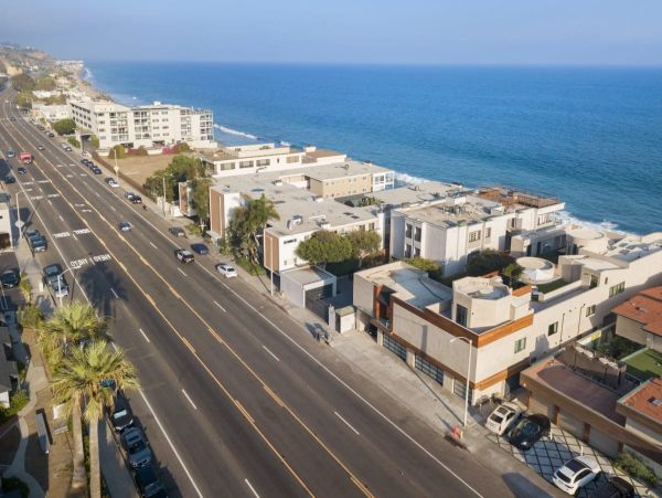 On Beach Malibu Vacation Studio