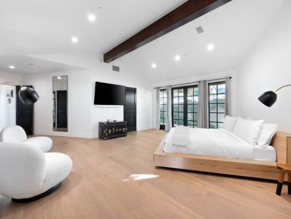 Los Angeles Vacation Pool Home Four Bedroom