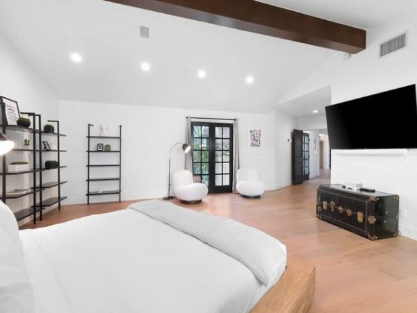 Los Angeles Vacation Pool Home Four Bedroom