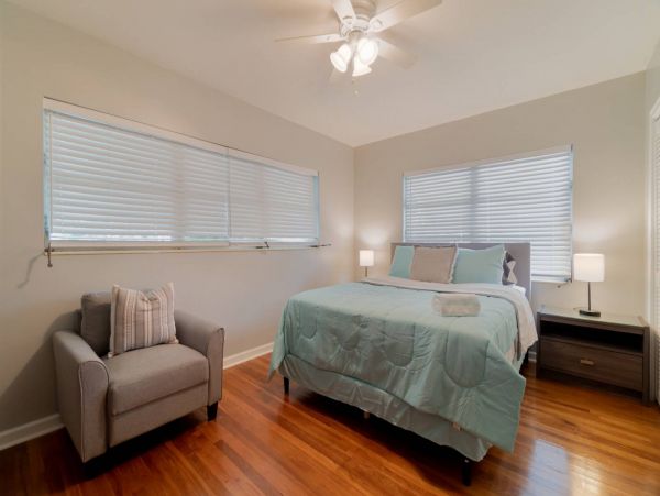 West Palm Beach Three Bedroom Vacation Home Sleeps 6 Guests