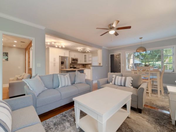 West Palm Beach Three Bedroom Vacation Home Sleeps 6 Guests