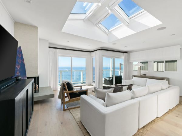 Ocean Views Luxury Vacation Condo in Malibu Two Bedrooms