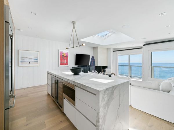 Ocean Views Luxury Vacation Condo in Malibu Two Bedrooms