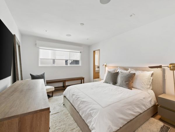 Ocean Views Luxury Vacation Condo in Malibu Two Bedrooms