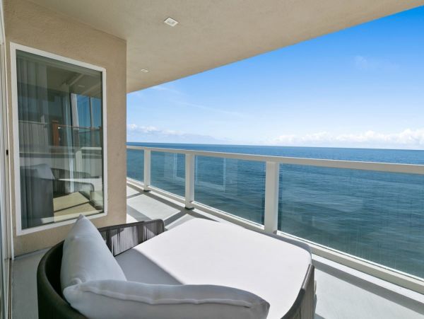 Ocean Views Luxury Vacation Condo in Malibu Two Bedrooms