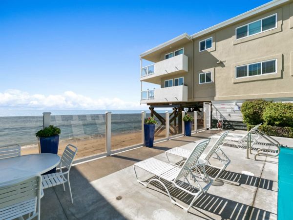 Ocean Views Luxury Vacation Condo in Malibu Two Bedrooms