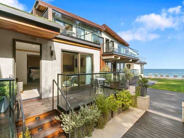 On Beach Malibu Vacation Condo One Bedroom