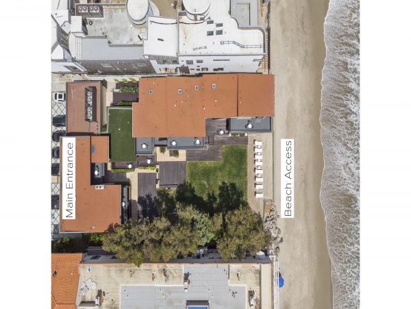 On Beach Malibu Vacation Condo One Bedroom