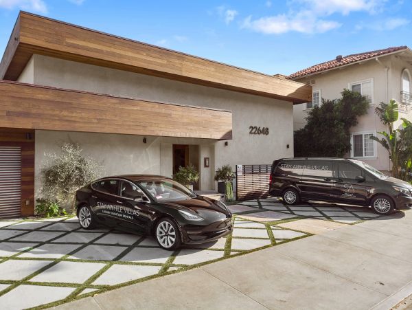 Malibu Condo 998542