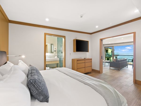 Malibu Condo 998543
