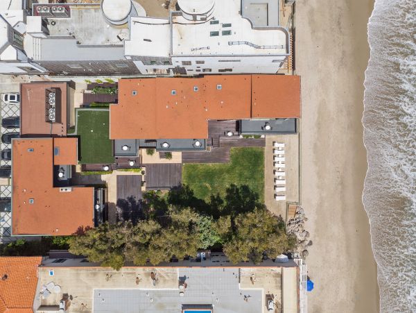 Malibu Condo 998543