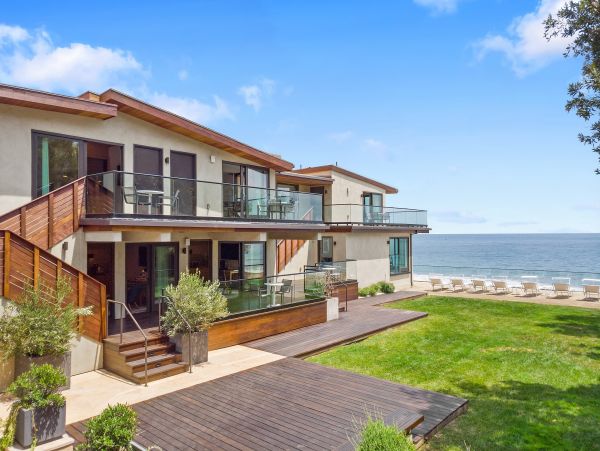Malibu Condo 998544