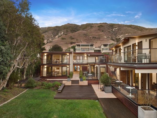 Malibu Condo 998544