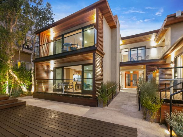 Malibu Condo 998544