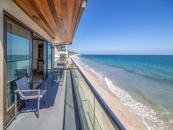 Spectacular Malibu Oceanfront Apartment Sleeps 4