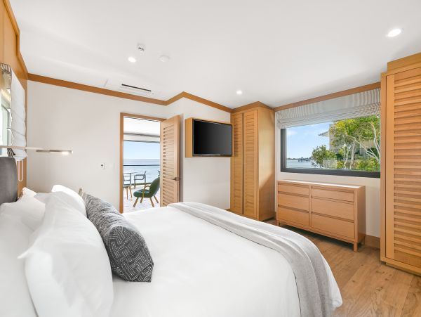 Spectacular Malibu Oceanfront Apartment Sleeps 4
