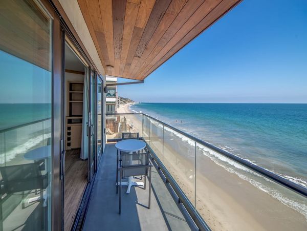 Spectacular Malibu Oceanfront Apartment Sleeps 4