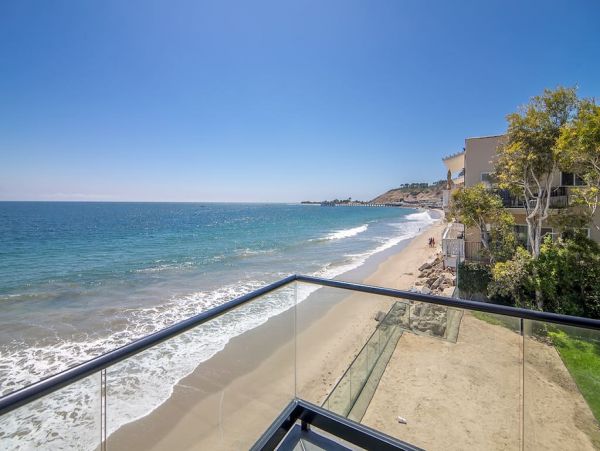 Spectacular Malibu Oceanfront Apartment Sleeps 4