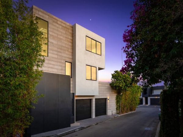 Los Angeles Vacation Home Three Bedroom