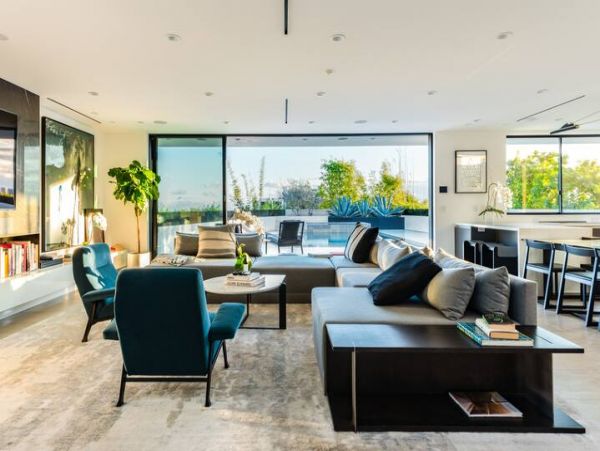 Los Angeles Vacation Home Three Bedroom