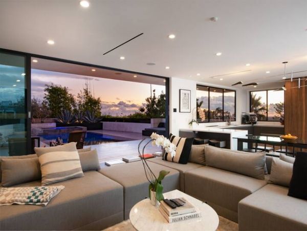 Los Angeles Vacation Home Three Bedroom