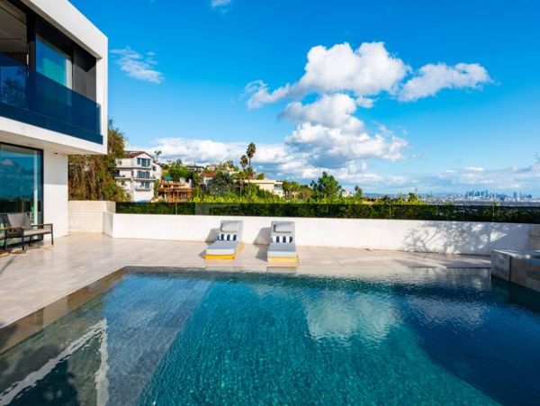 Los Angeles Vacation Home Three Bedroom
