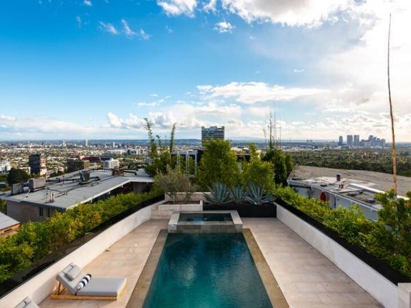 Los Angeles Vacation Home Three Bedroom