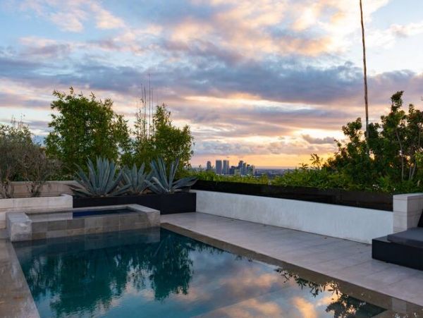 Los Angeles Vacation Home Three Bedroom