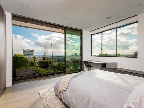 Los Angeles Vacation Home Three Bedroom