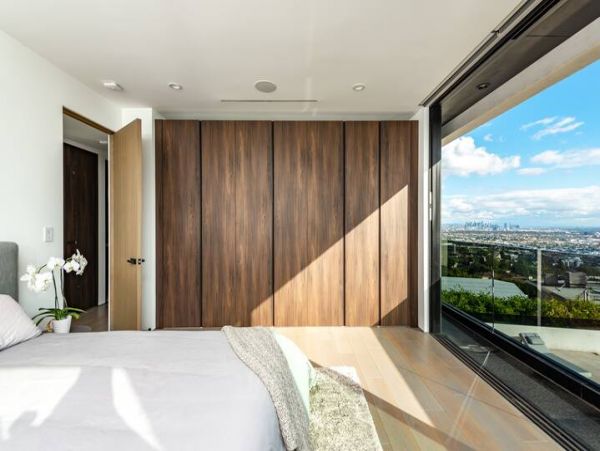 Los Angeles Vacation Home Three Bedroom